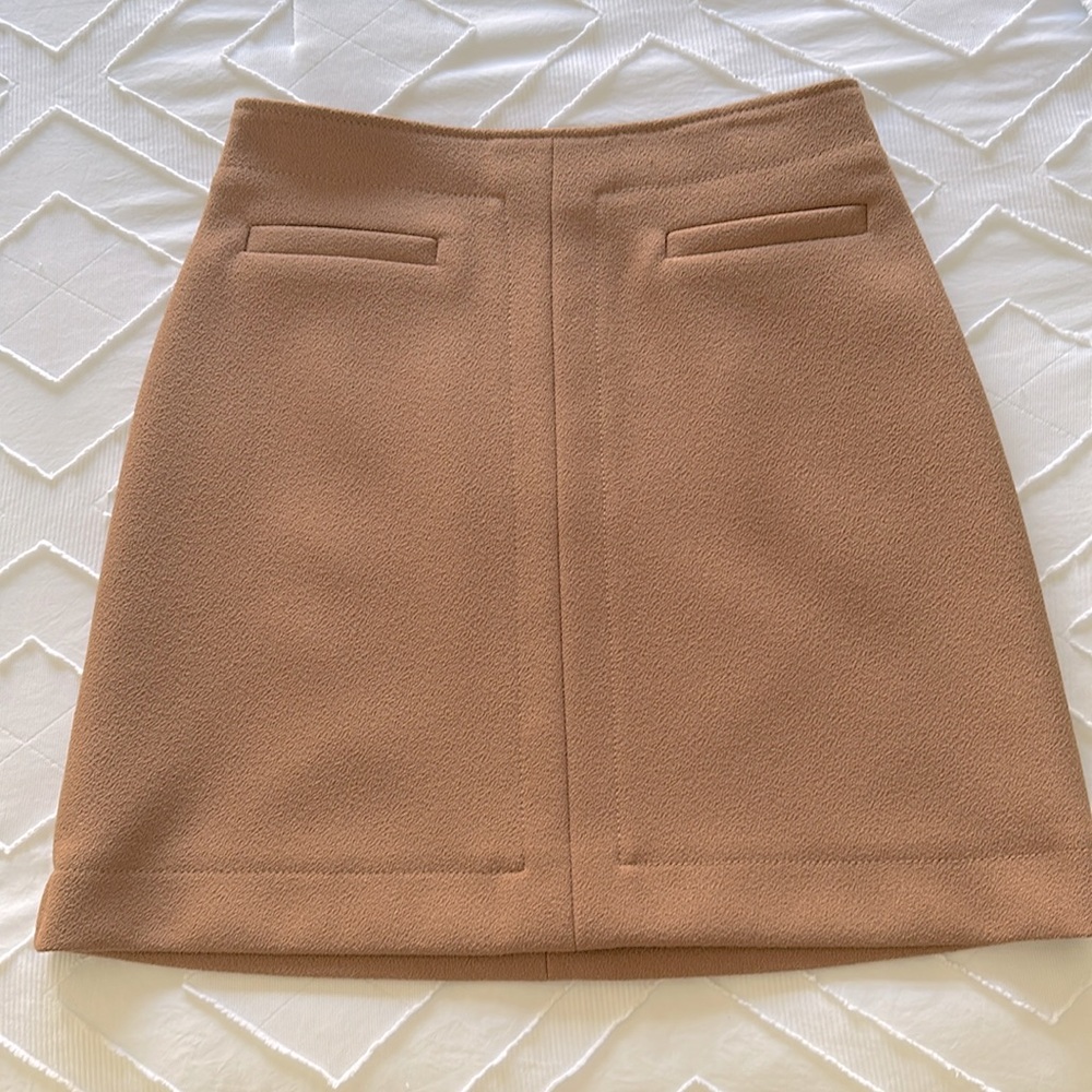 H&M Brown Camel A-line Mini Skirt Zipper Closure in the Back Size 8